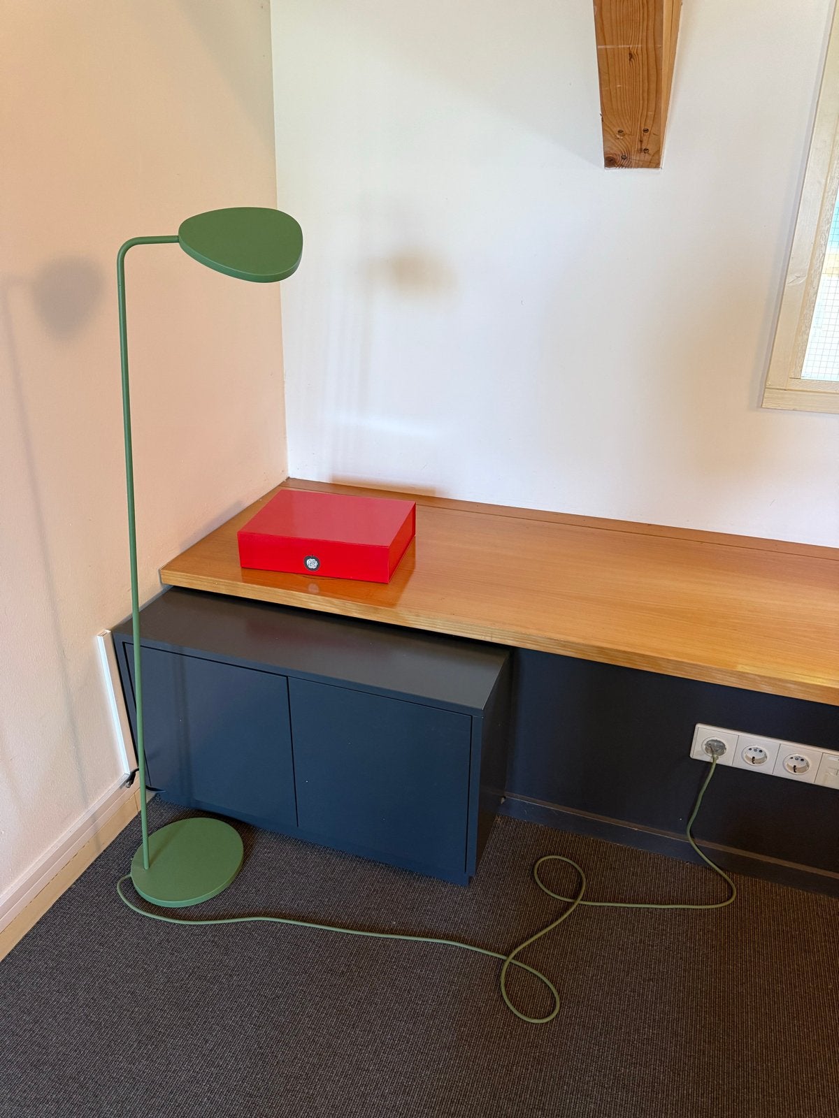 1x Muuto Leaf Vloerlamp Groen - Design Lamp, Ophalen, Zo goed als nieuw, Metaal, 150 tot 200 cm