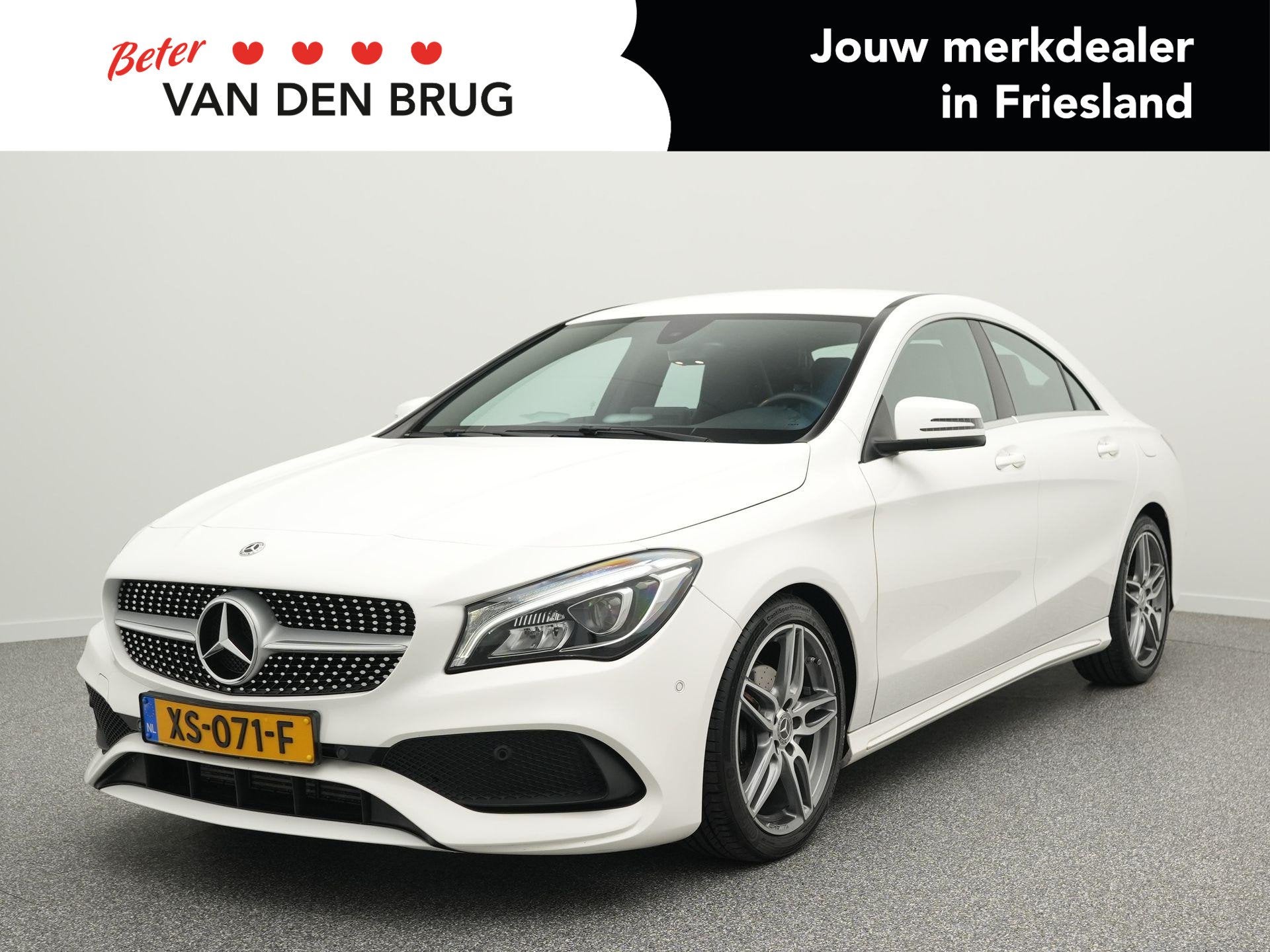 Mercedes-Benz CLA-klasse AMG-Line 180 122 PK | Navigatie | A, Auto's, Gebruikt, 715 kg, Leder en Stof, Sedan