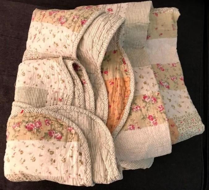 Mooie Sprei / dekbed maat 200 x 220 cm, 100% katoen, gevoerd, Huis en Inrichting, Verzenden, Tweepersoons, Overige kleuren, Deken of Dekbed