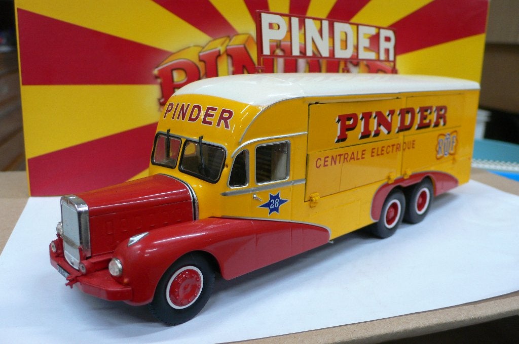 bernard 28 - pinder generatorentruck 1951 - 1/43, Hobby en Vrije tijd, Modelauto's | 1:43, Verzenden, Nieuw, Bus of Vrachtwagen