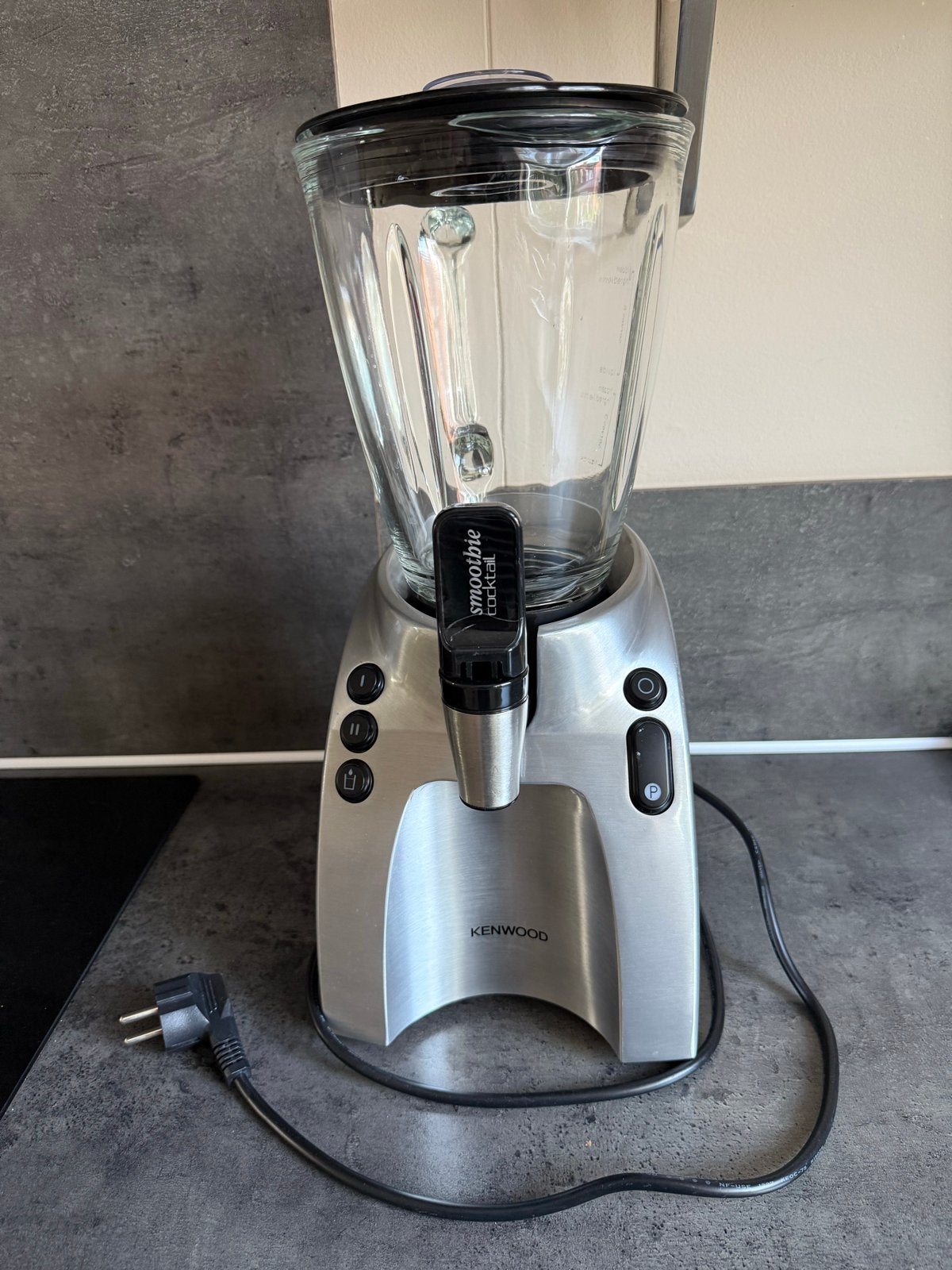 Kenwood SB327 Smoothie- en Cocktailblender met Tapkraan, Ophalen of Verzenden, Gebruikt, Blender