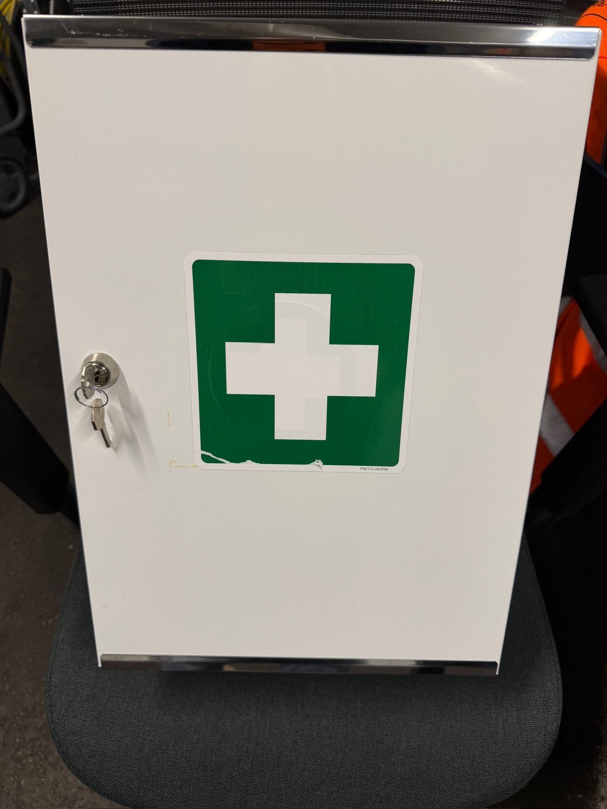 Twe kasten voor medicijnen, Ophalen of Verzenden, Zo goed als nieuw, Minder dan 50 watt