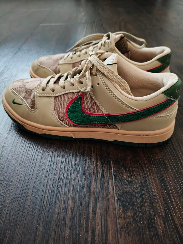 Gucci x Nike SB Dunk Low"Gucci maat 37,5, Ophalen of Verzenden