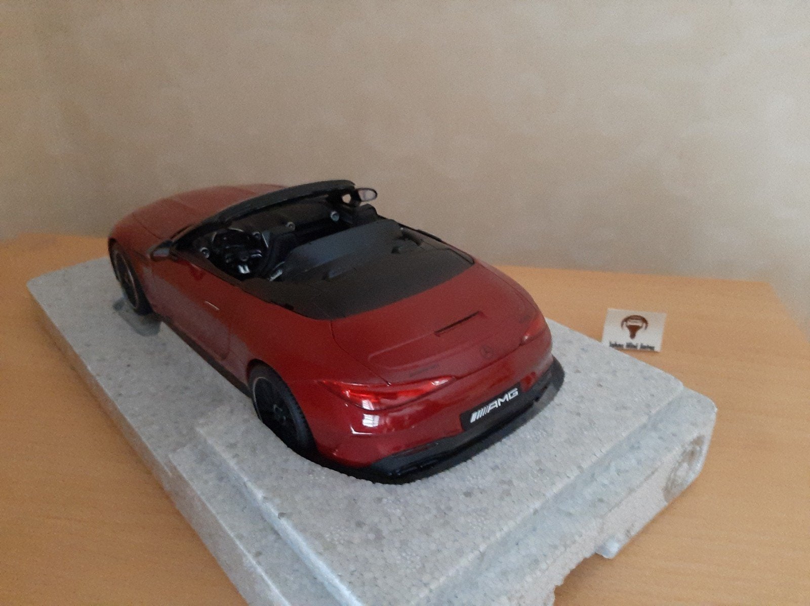 Mercedes AMG SL63 4Matic + Patagonia Red Metall ISCALE 1:18, Overige merken, Auto, ISCALE MODELCARS, Nieuw