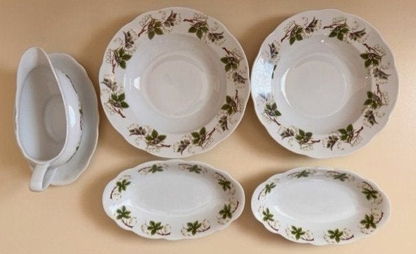 MZ Czechoslovakia borden/saus schaal en ovale schalen, Overige merken, Ophalen of Verzenden, Zo goed als nieuw, Bord(en)