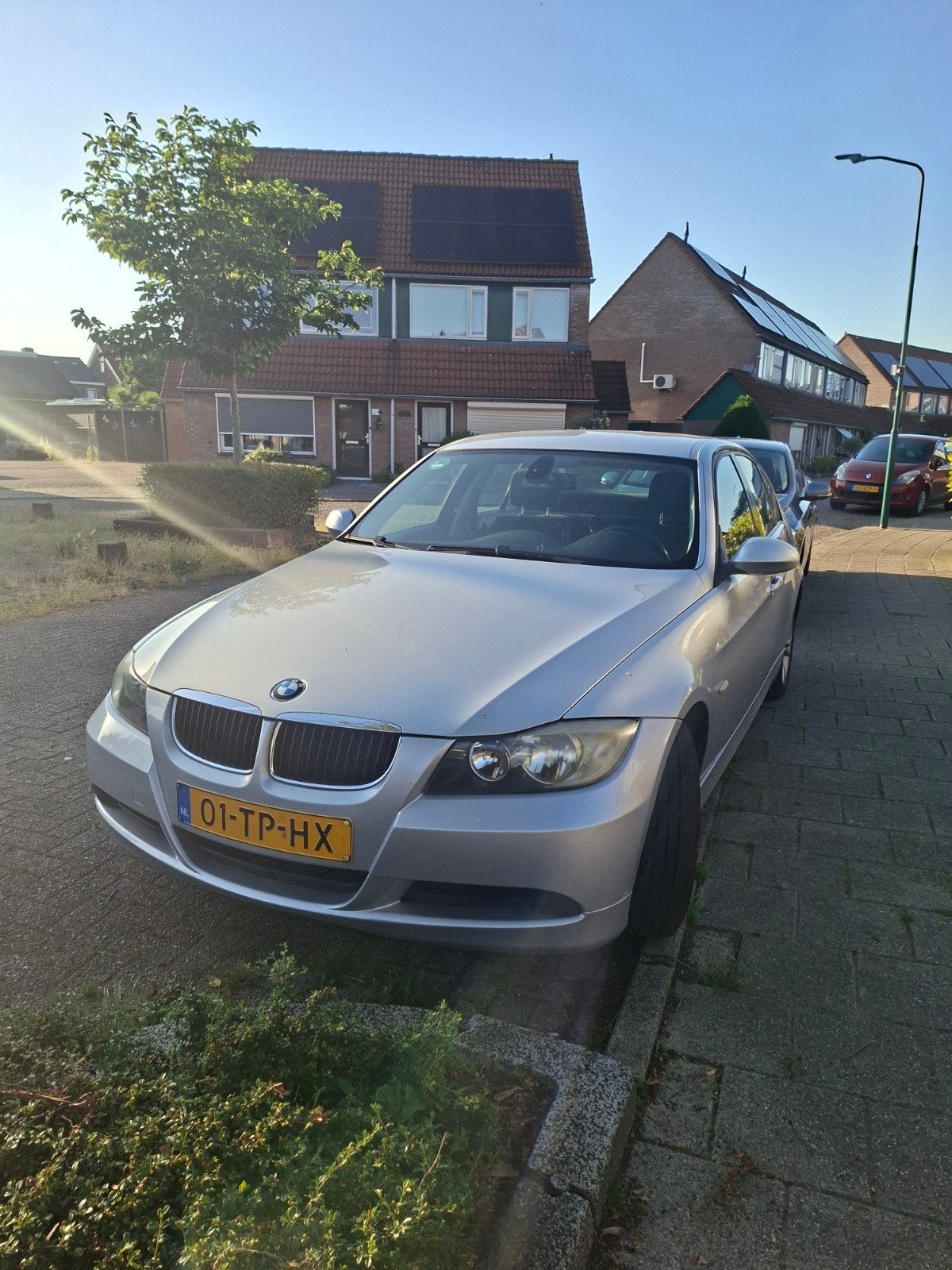 BMW 3-Serie 2.0 I 318 2006 Grijs, Achterwielaandrijving, 4 cilinders, 129 pk, 75 €/maand