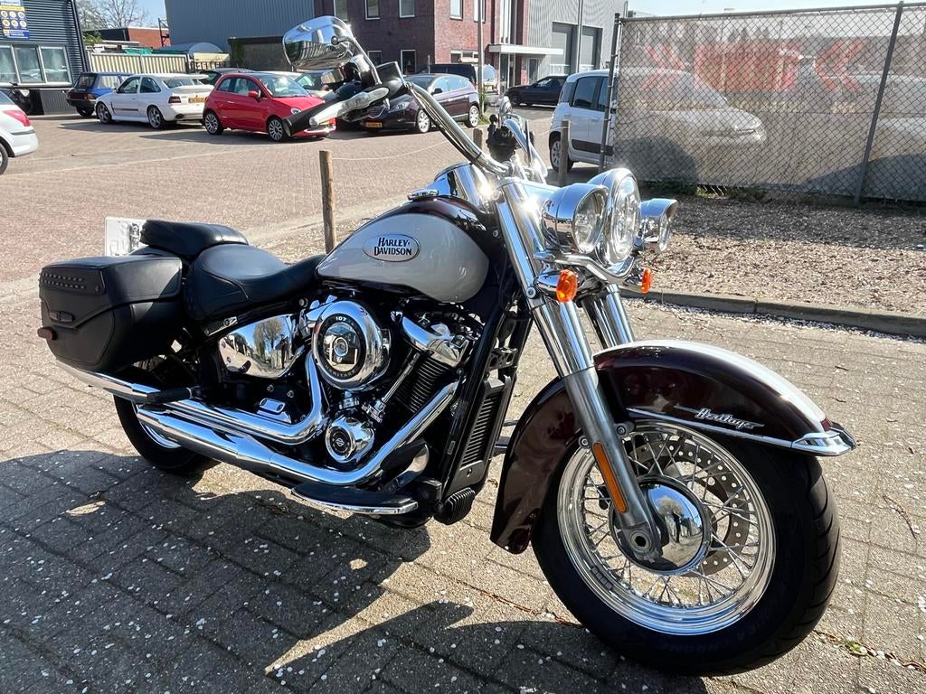 Harley Davidson 107 FLHCS Heritage Classic bj 2021, 2 cilinders, Gebruikt, Particulier, Meer dan 35 kW