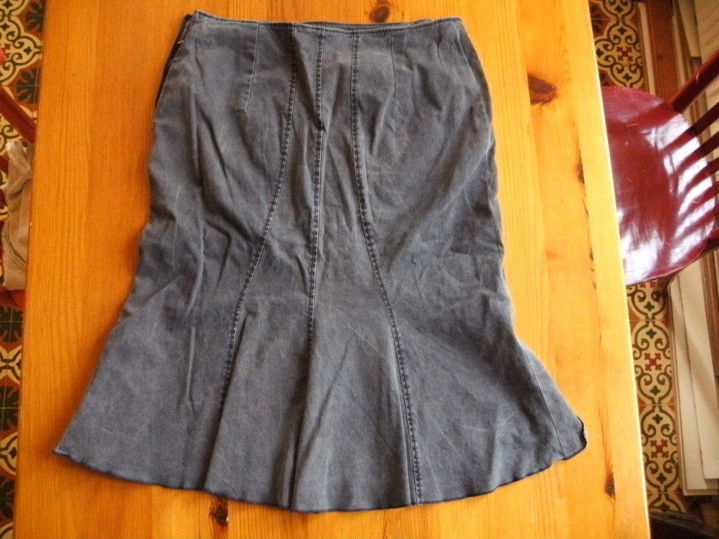 Donkergrijze bijna zwarte rok. Merk: Rosie's R.L.F. Coll., Maat 38/40 (M), Zwart, Ophalen of Verzenden, Zo goed als nieuw