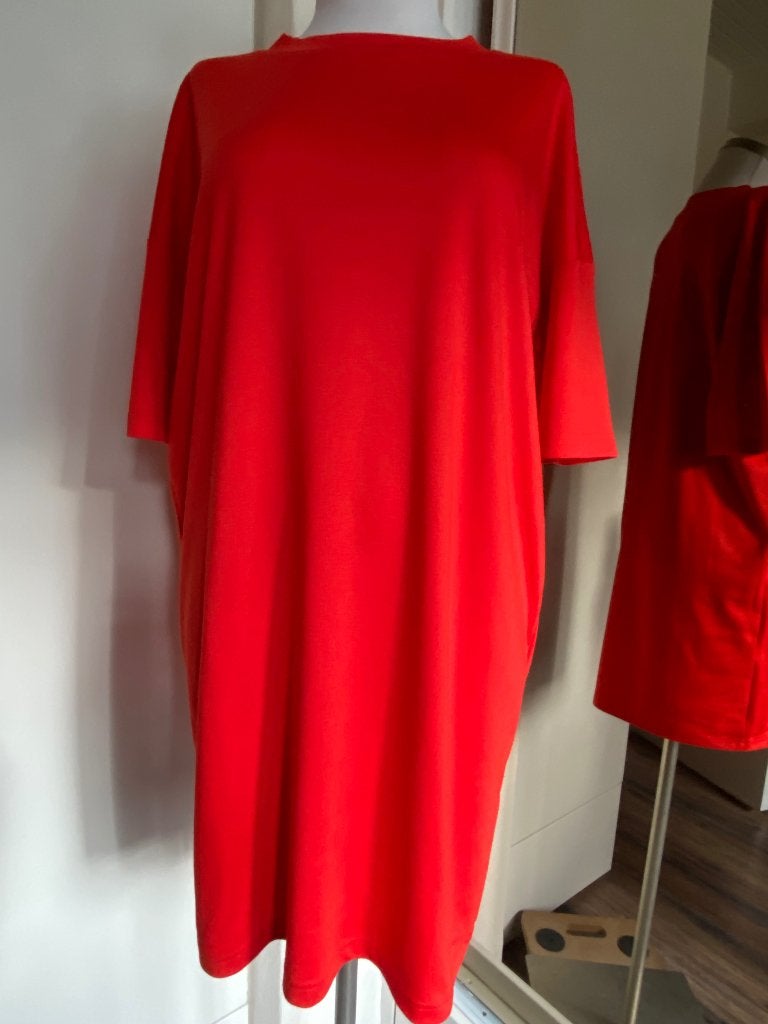 jurk Amisu M/L rood travelstof, Maat 38/40 (M), Ophalen of Verzenden, Zo goed als nieuw, Rood