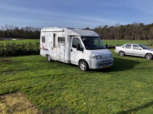 Burstner Half-integraal Camper - Klaar voor avontuur!, Caravans en Kamperen, Campers, Standaard zit, Ringverwarming, Fiat, Boiler