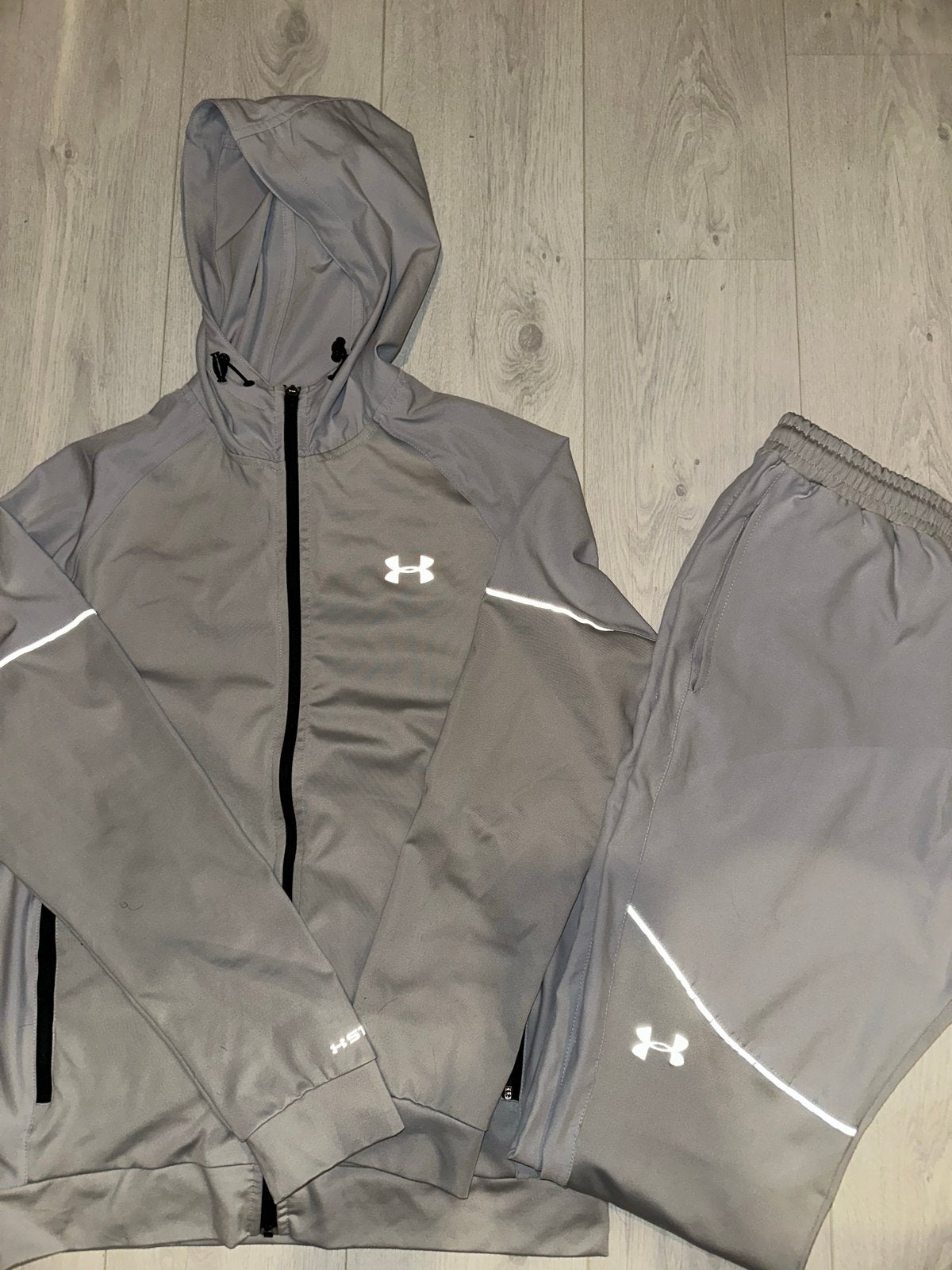 Under Armour trainingspak - grijs, Fitness, Maat 48/50 (M), Ophalen of Verzenden, Zo goed als nieuw