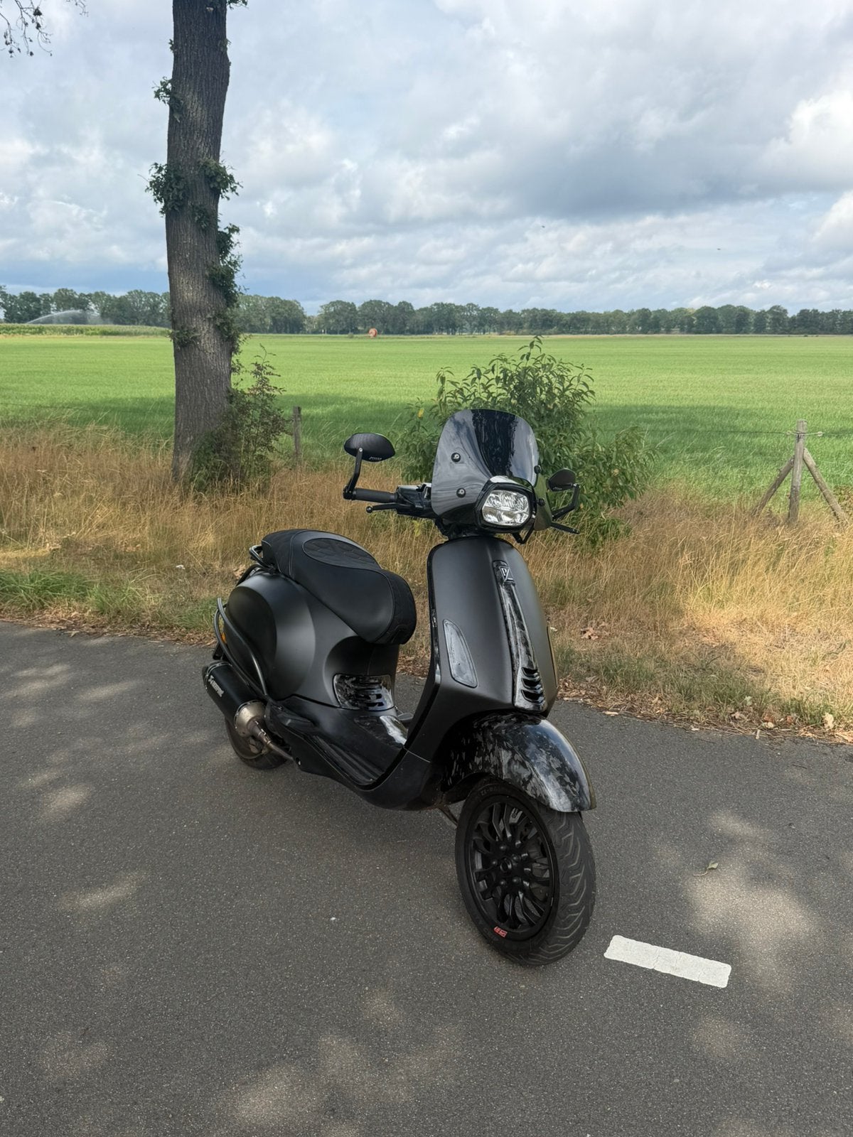 Custom Vespa Sprint 50cc | Akrapovic | Full forged carbon., Ophalen, Overige modellen, Maximaal 45 km/u, Zo goed als nieuw