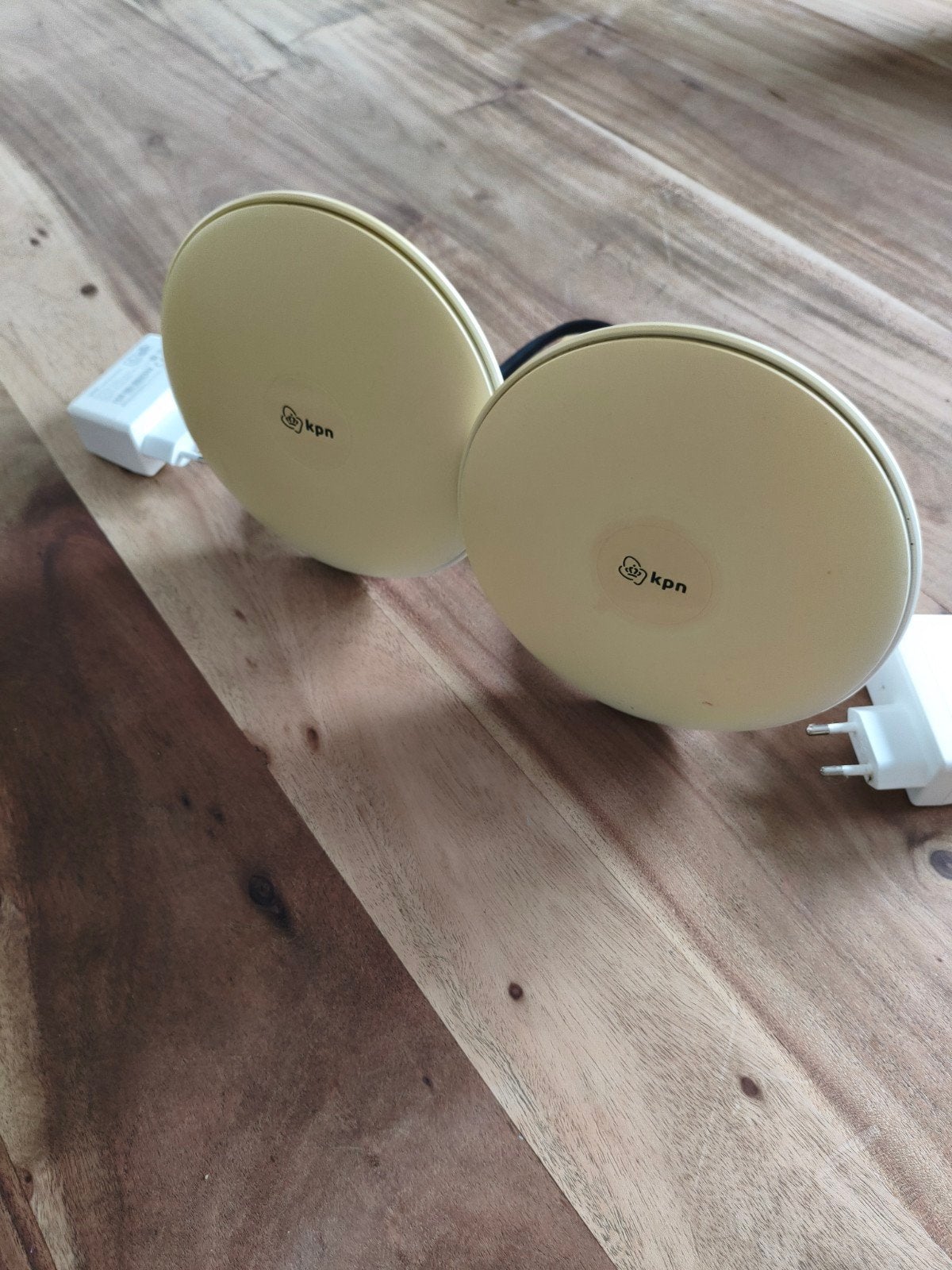 KPN SuperWifi punten (2 stuks) met adapters en kabels, Ophalen of Verzenden, Zo goed als nieuw, KPN