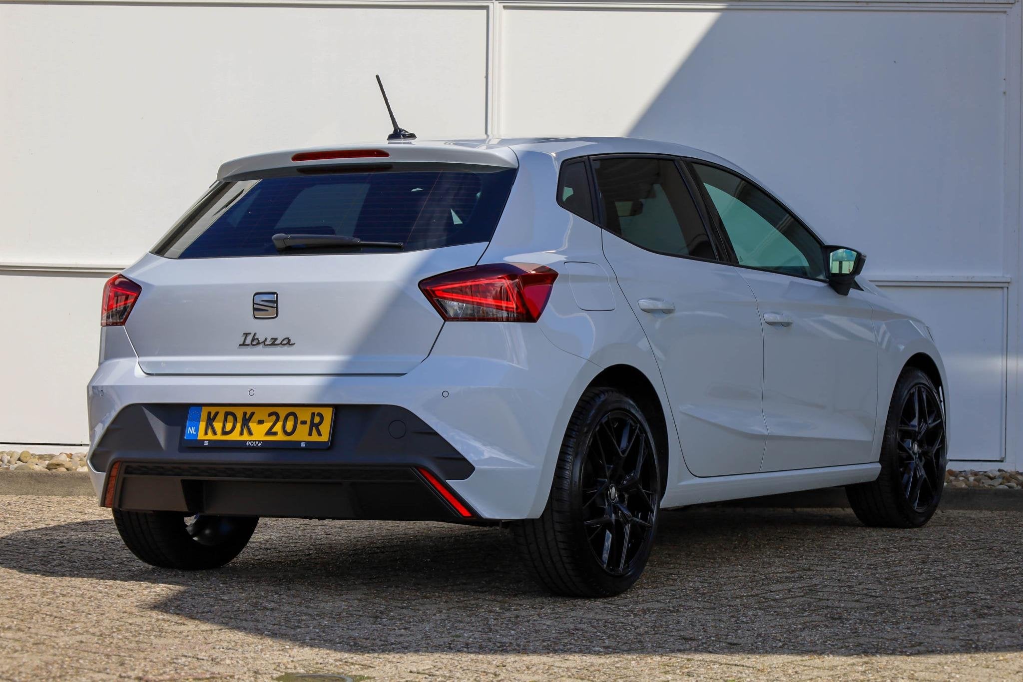 SEAT Ibiza 1.0 EcoTSI 95pk Style | Full LED Koplampen | 16", Voorwielaandrijving, 12 maanden, Stof, 95 pk