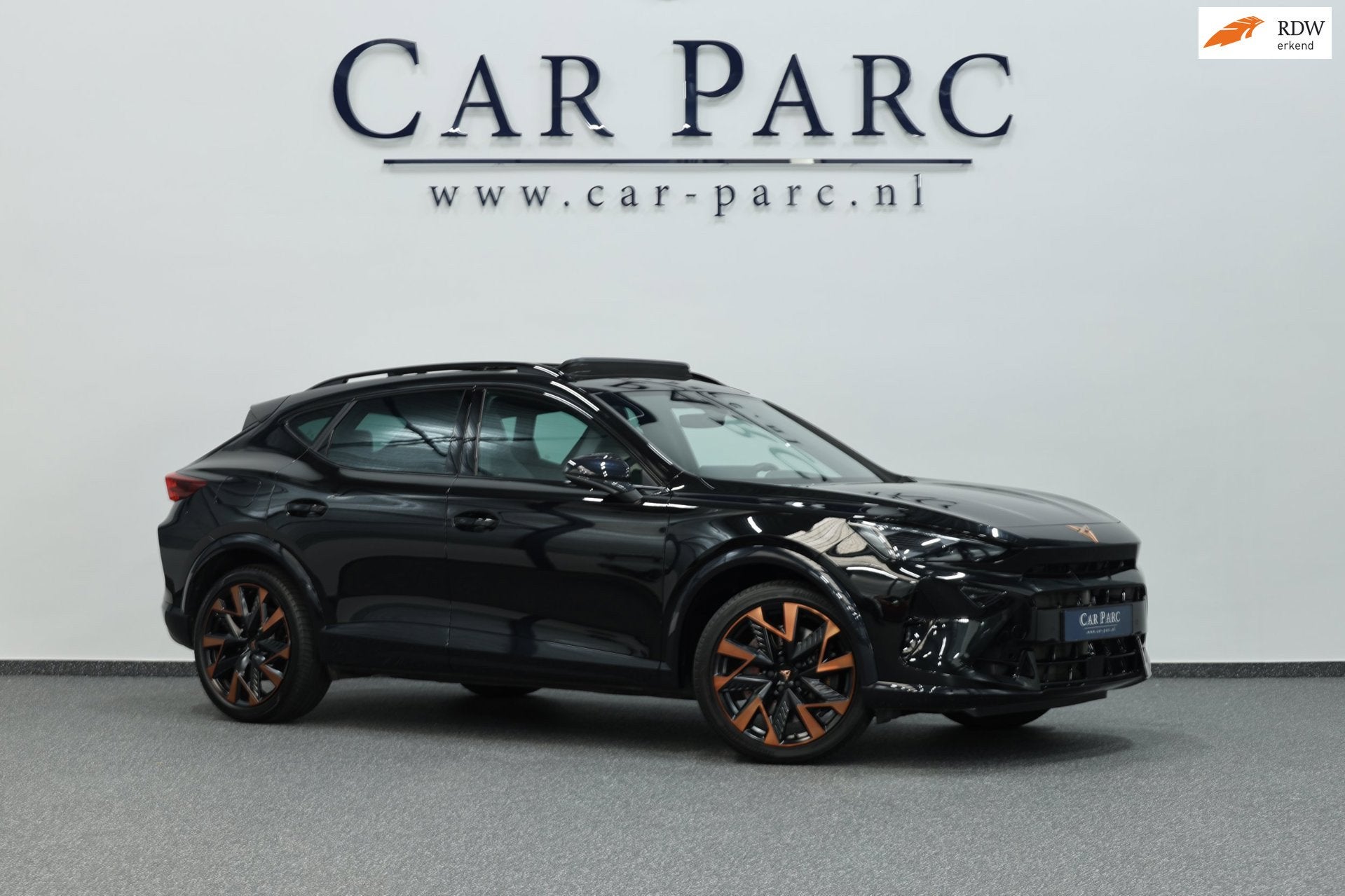 CUPRA Formentor 2.0 TSI VZ 4DRIVE 333+PK LED/VIRTUAL/SFEER/S, Gebruikt, 4 cilinders, Zwart, Bedrijf
