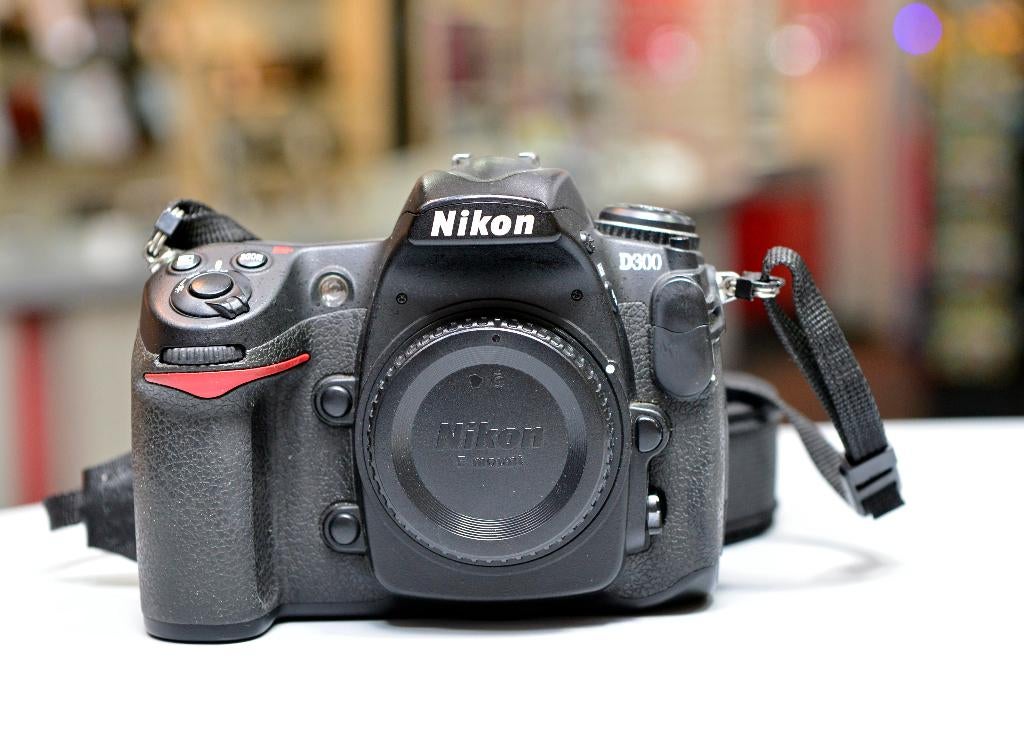 Nikon D300 met lader, Gebruikt, Nikon, Ophalen of Verzenden, Nikon