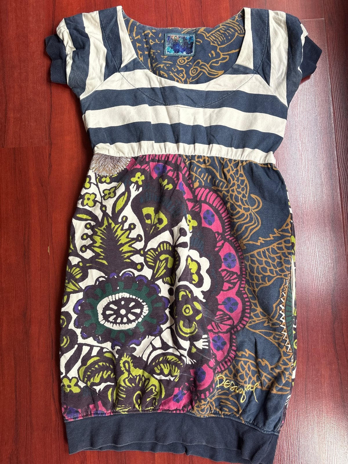 Desigual jurk maat M - kleurrijke print en strepen, Kleding | Dames, Jurken, Maat 38/40 (M), Meerkleurig, Ophalen of Verzenden