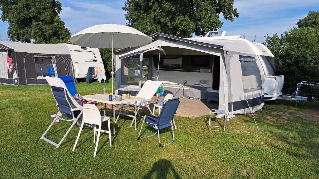 Hobby De Luxe 460 LU caravan met luifel en voortent., 2 aparte bedden, Kachel, Rondzit, Hobby