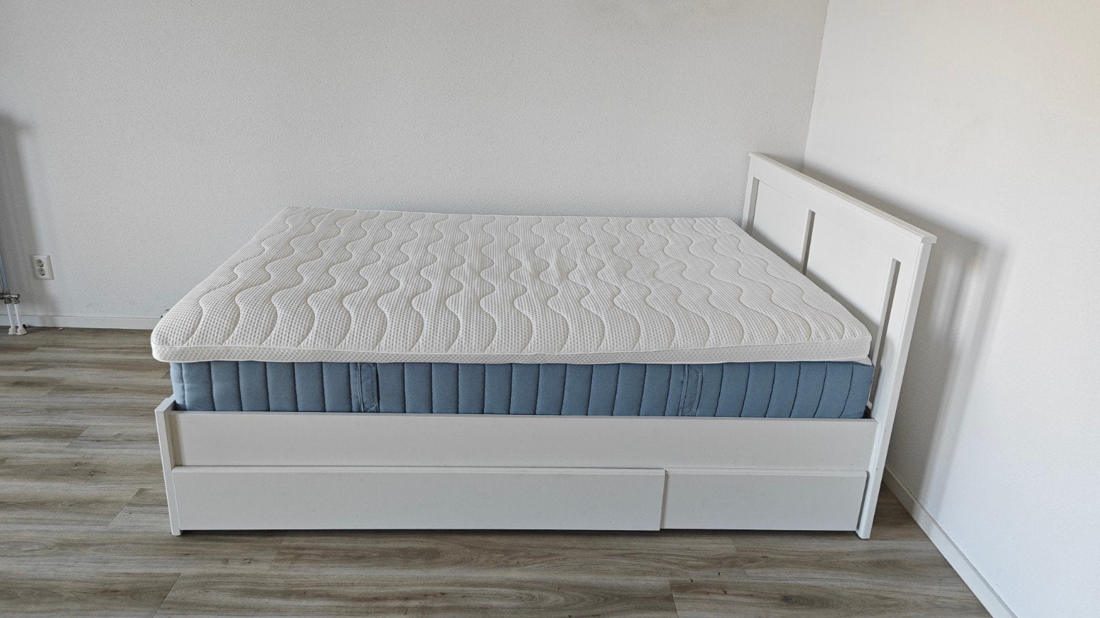 IKEA bed 140x200cm en gratis matras, Ophalen, Verstelbaar, Wit, Tweepersoons