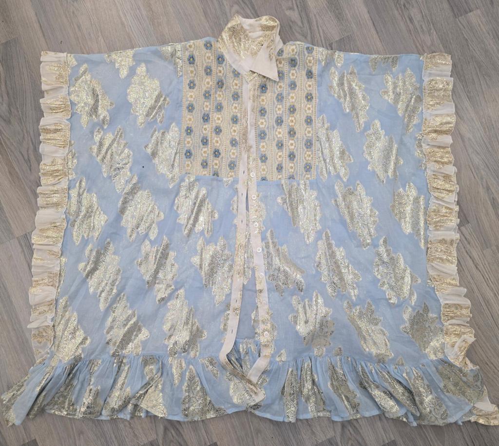 Vintage Kaftan Lichtblauw met Goud Brokaat en Ruches, Verzenden