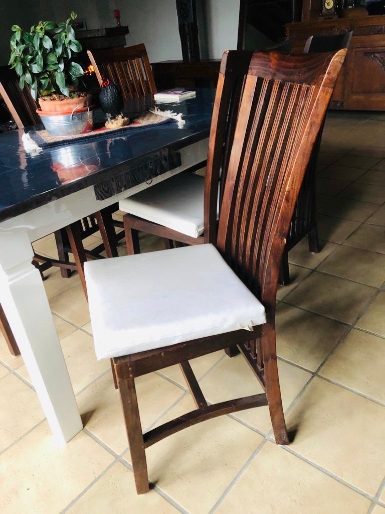 Set van 6 houten eetkamerstoelen met witte kussens, Ophalen, Gebruikt, Bruin, Vier