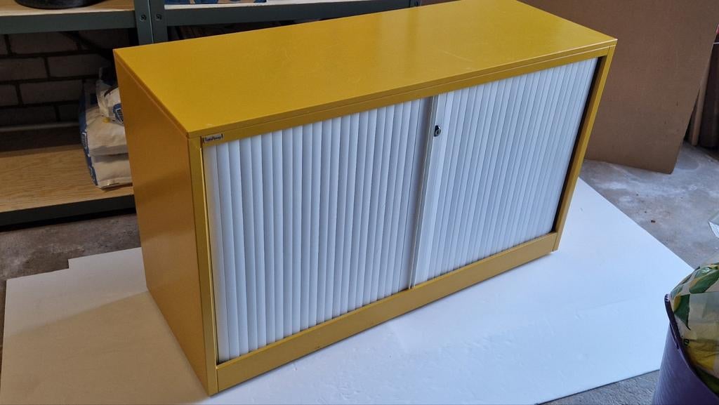 Ahrend roldeurkast opbergkast - Geel met wit, Ophalen, 100 tot 150 cm, Minder dan 100 cm, Metaal