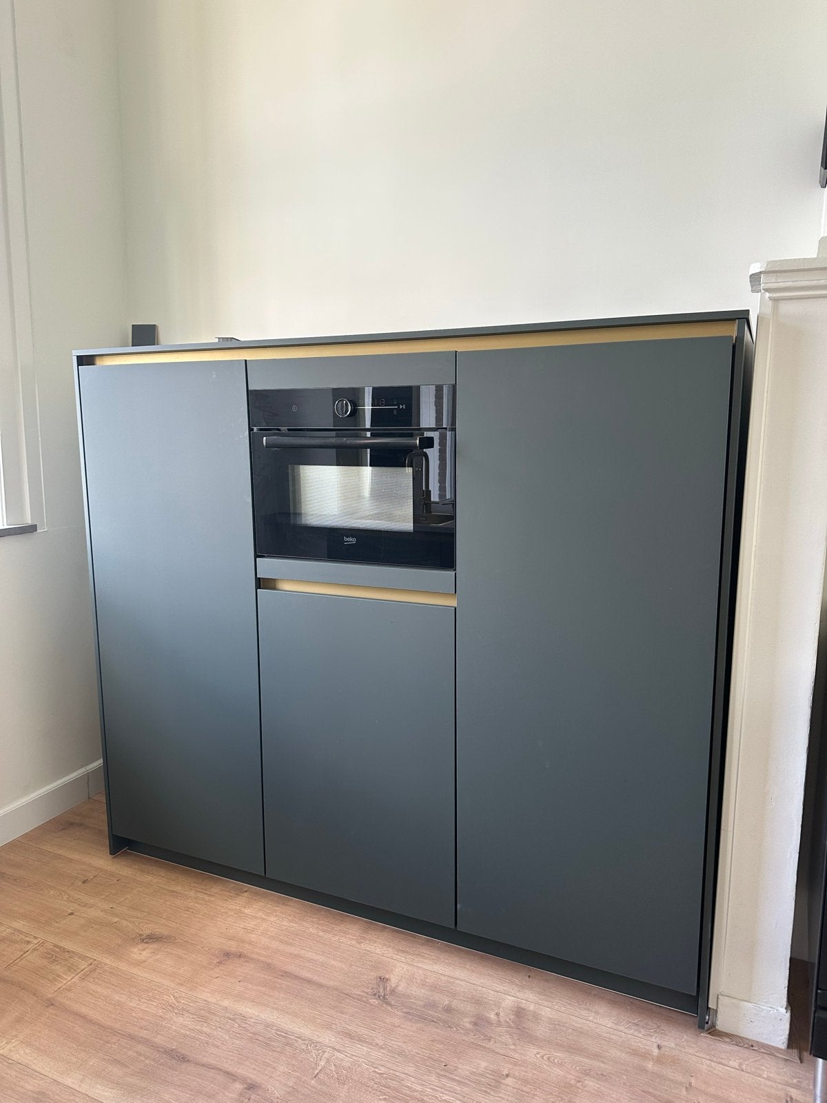 Moderne keuken met eiland, koelkast en combimagnetron, Ophalen, Gebruikt, Overige typen, Greeploos