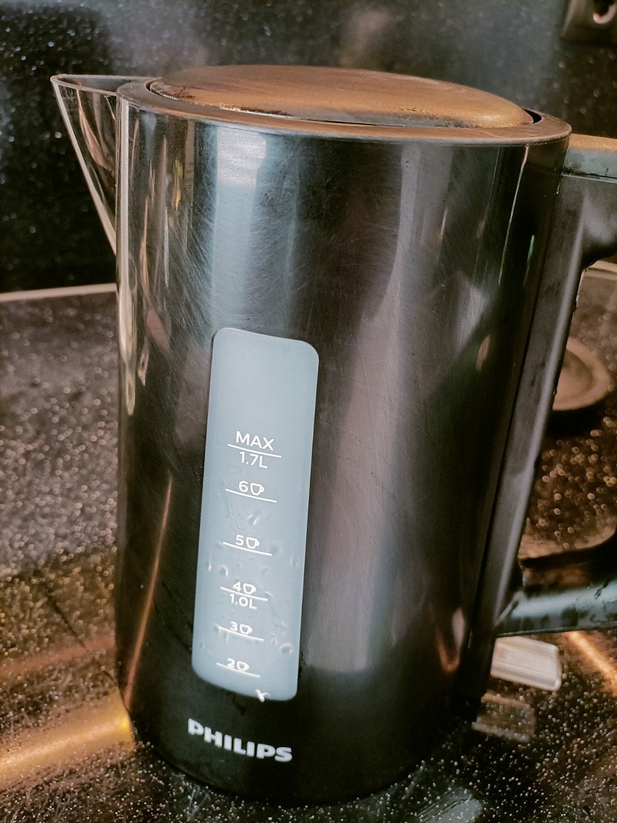 Philips HD9318 Waterkoker - Zwart, 1.7L.Prijs is 8 euro, Witgoed en Apparatuur, 1 tot 2 liter, Ophalen of Verzenden, Gebruikt