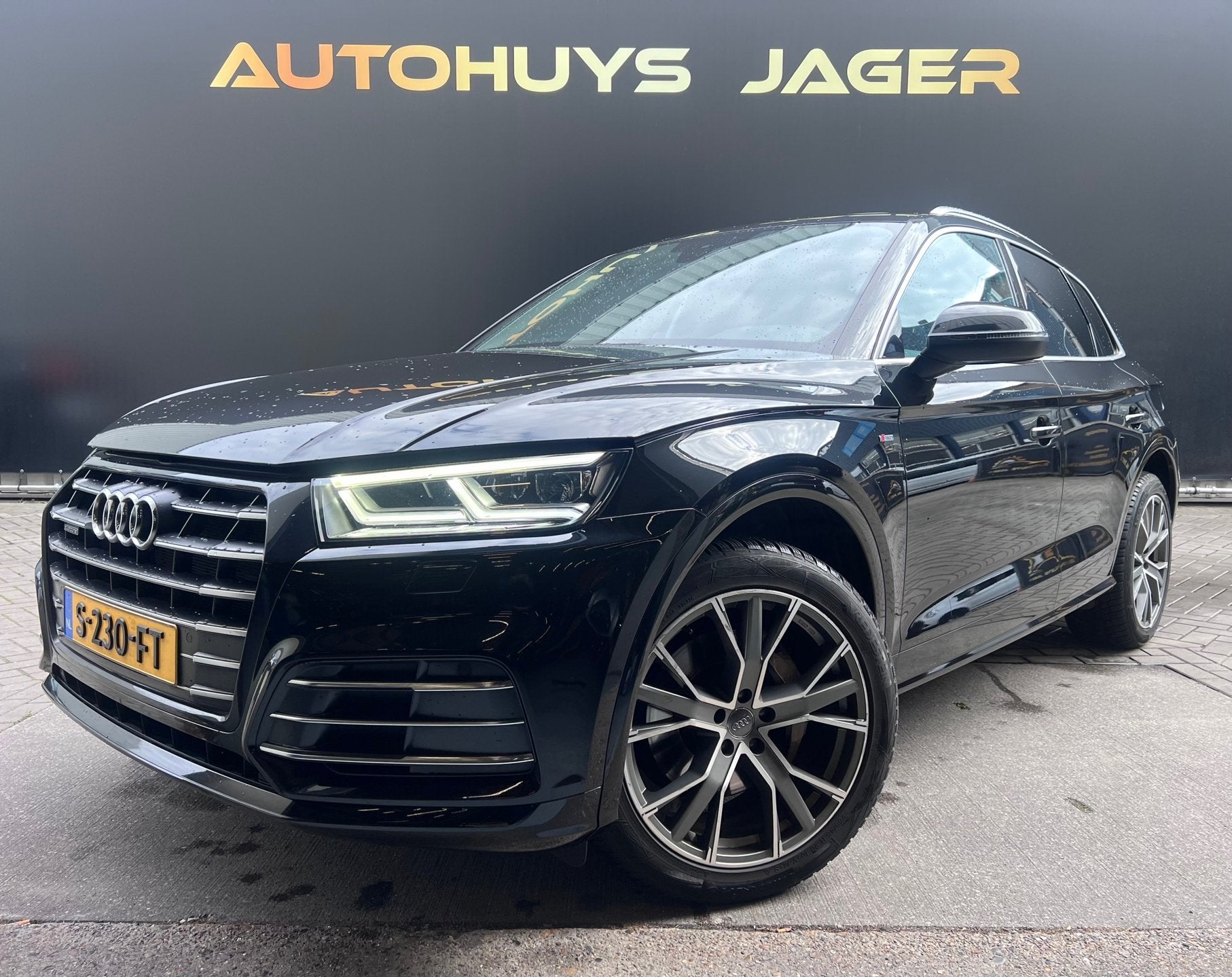 Audi Q5 55 TFSI e quattro Competition - S-Line - Leder - Pan, Auto's, Audi, Automaat, 4 cilinders, Bedrijf, Hybride Elektrisch/Benzine