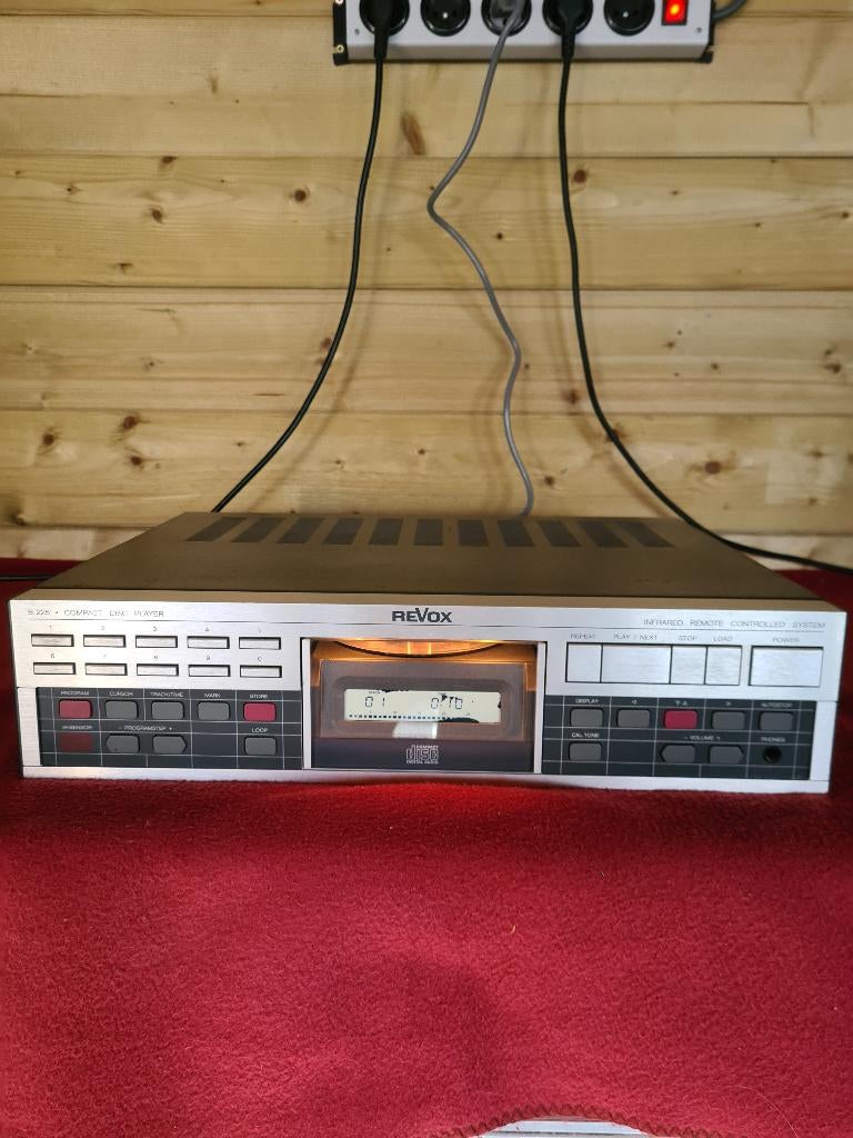 Revox B225 CD speler met klein defect, Audio, Tv en Foto, Ophalen of Verzenden, Gebruikt, Overige merken