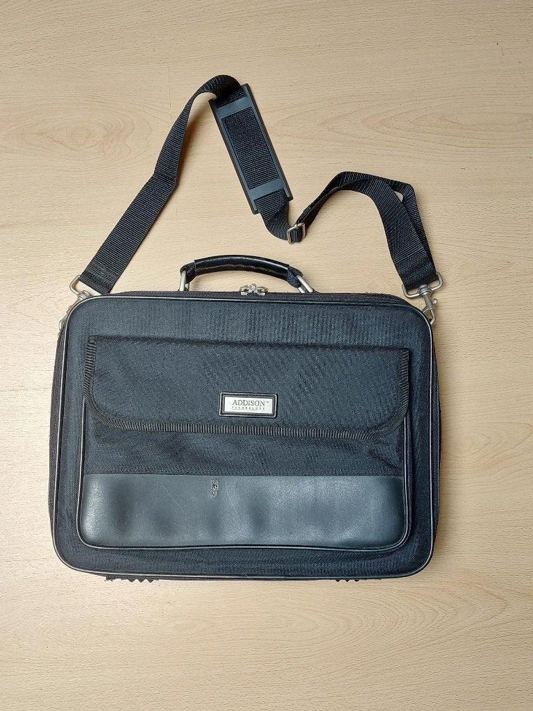 Laptoptas voor 17 inch laptop met veel vakken, Gebruikt, 17 inch of meer, Ophalen of Verzenden, Schouderband