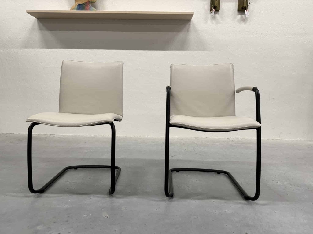 2 Nieuw Leolux Freyr eetkamerstoelen Leer Design stoel, Huis en Inrichting, Leolux, Twee, Overige kleuren, Info@leolux.nl