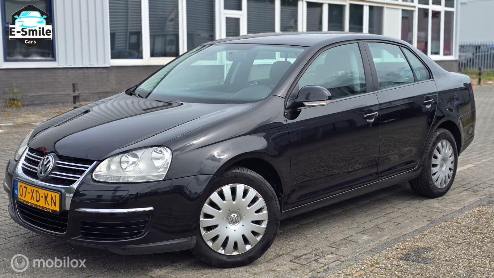 Volkswagen Jetta 1.6 Trendline/Airco/Cruise/APK!, Voorwielaandrijving, Gebruikt, 4 cilinders, Zwart