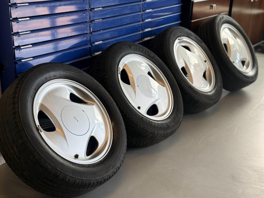Originele Saab 900 15 inch Aero “wijvenaero” velgen set, Ophalen, Gebruikt, 15 inch, Banden en Velgen