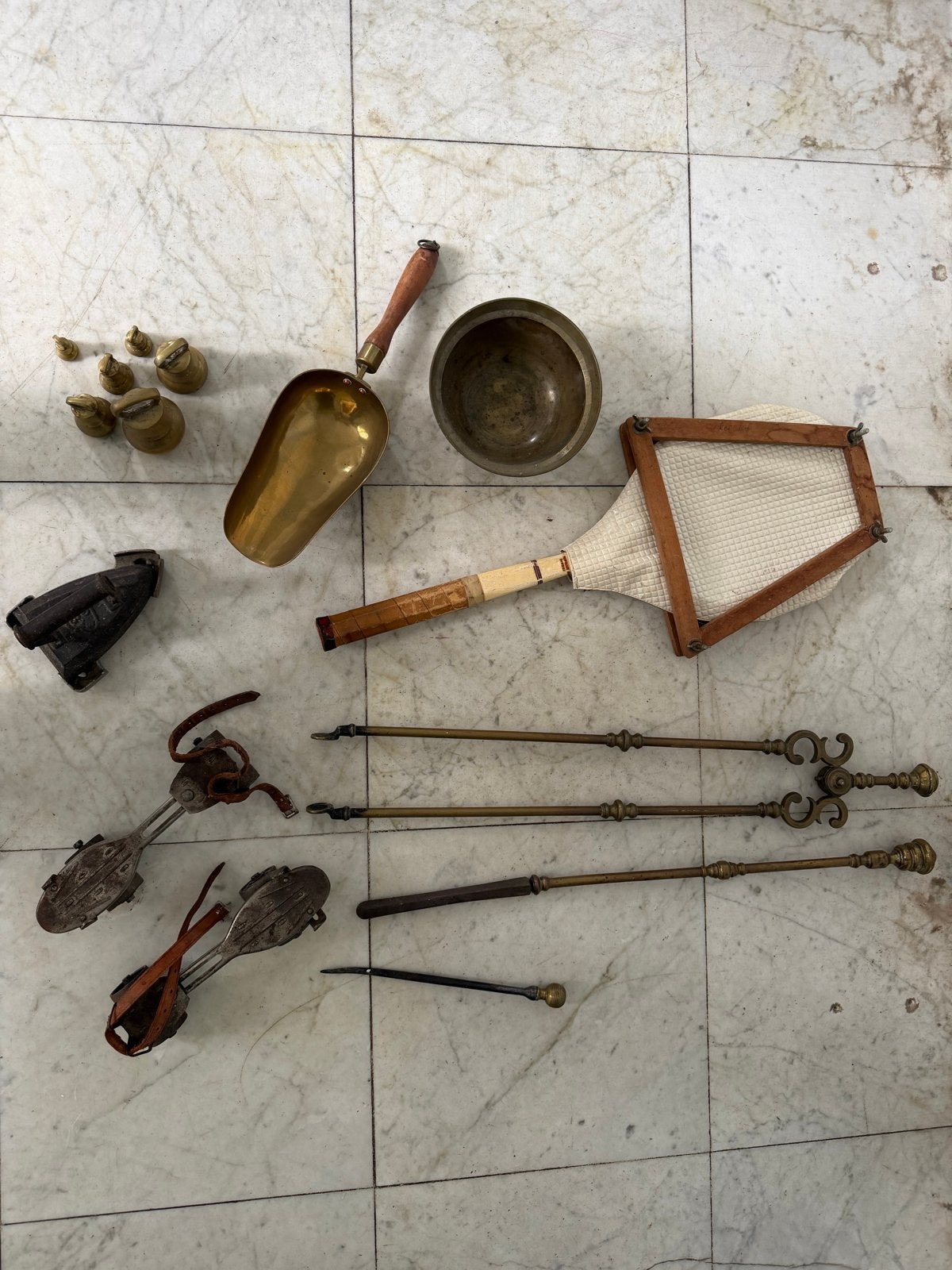 Diverse antieke verzameling: schaatsen, strijkijzer, gewicht, Ophalen of Verzenden