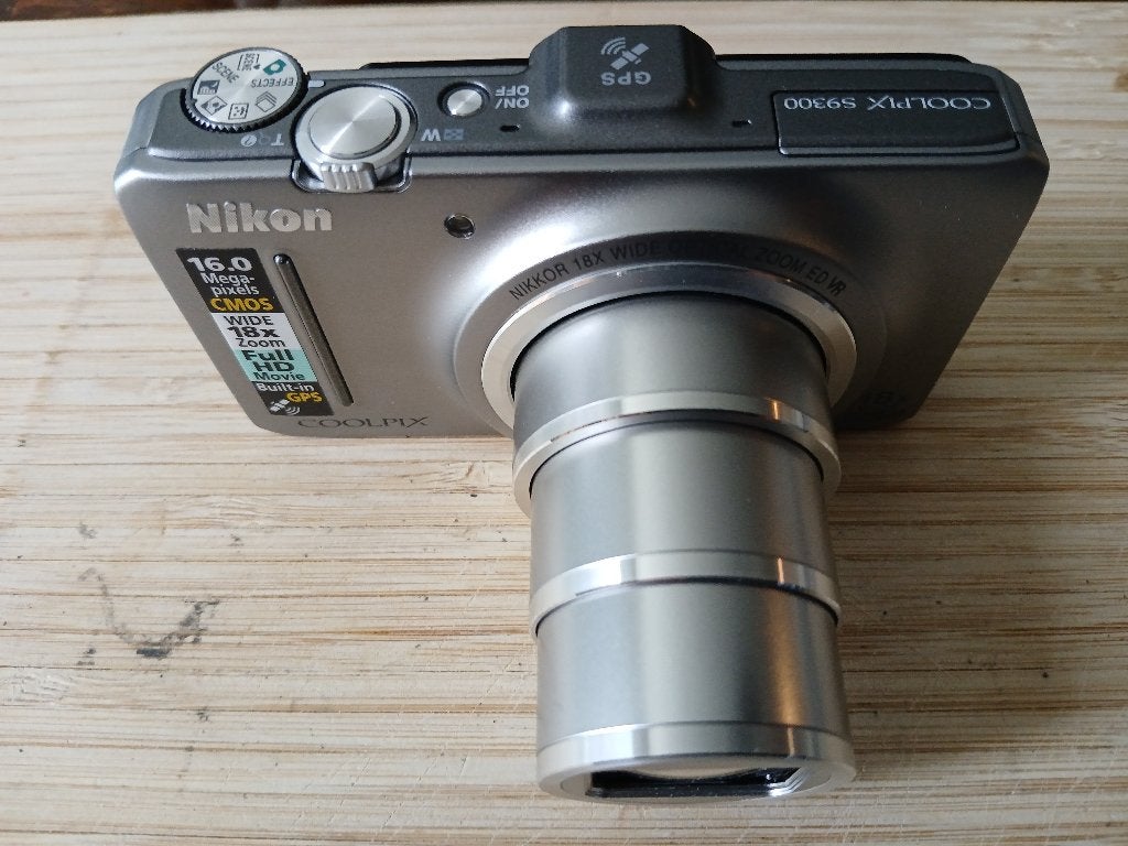 Nikon Coolpix S9300 - 16 MP camera., Draagriem, 16 megapixels, Ophalen of Verzenden, Zo goed als nieuw