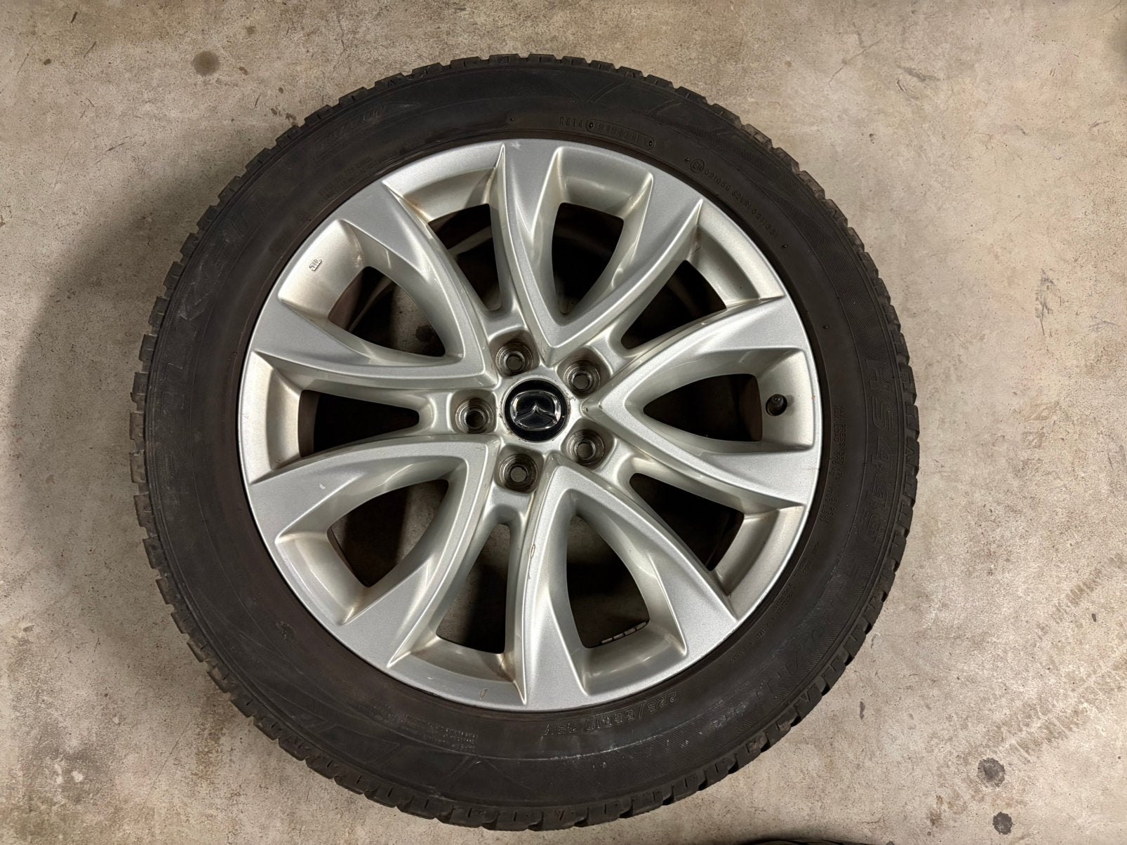Originele set Mazda Enkei velgen 19inch met winterbanden