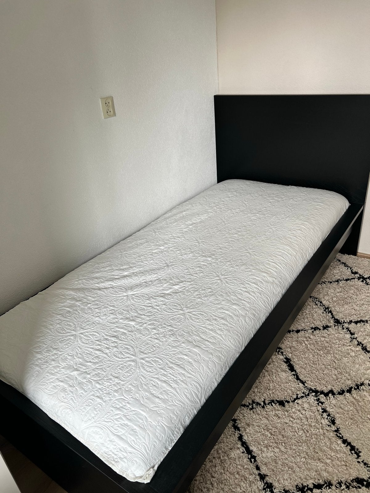 IKEA Eenpersoons Bed 200x90 (met/zonder matras), Ophalen, Gebruikt, 90 cm, Eenpersoons