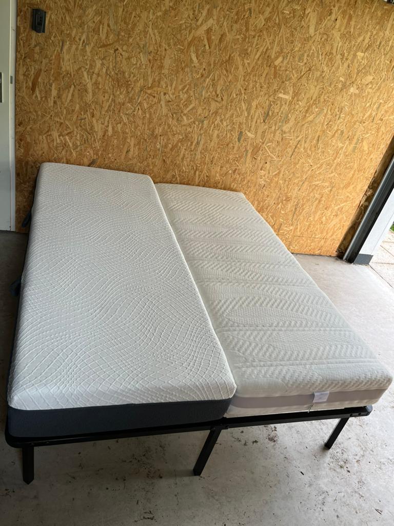 VidaXL beddrame 160x200 cm en 2 matrassen 80x200 cm, Ophalen, Zwart, Tweepersoons, Zo goed als nieuw