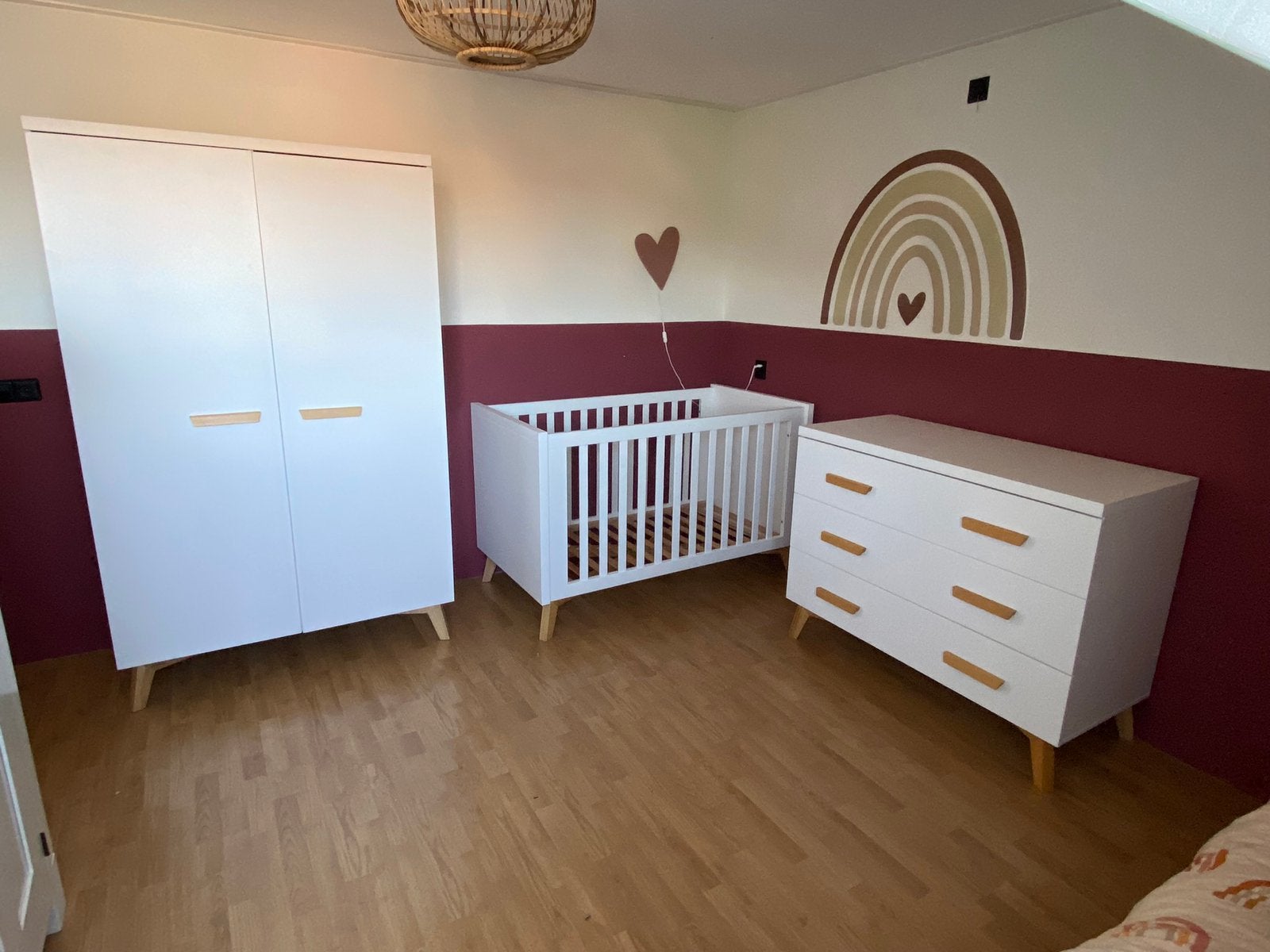 TWF Mika babykamer.  Ledikant, commode & kast. Goede staat, Ophalen of Verzenden, Zo goed als nieuw, Ledikant