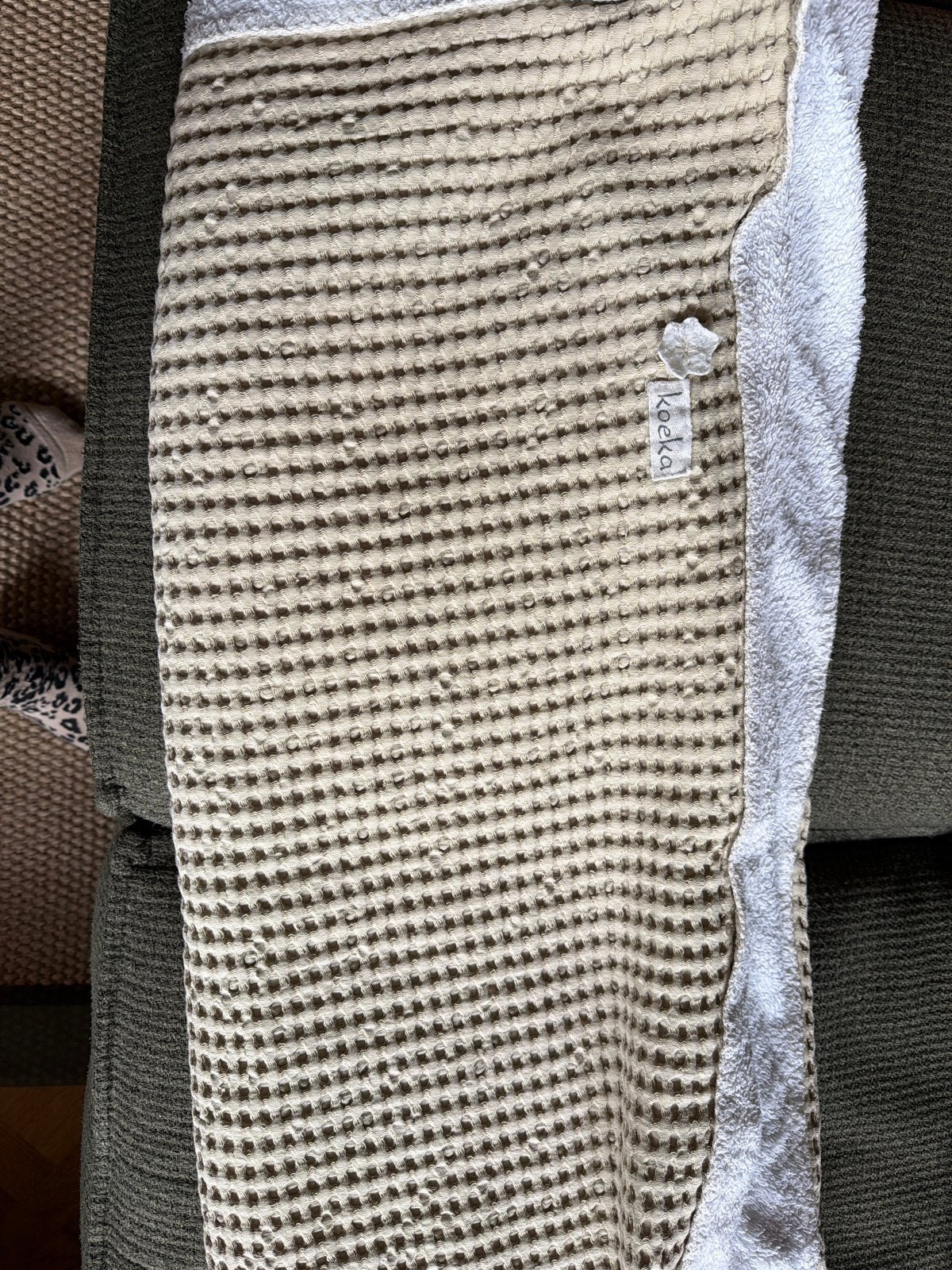 Koeka Peuter Bed Deken - Wafelstof Beige/Wit, Ophalen of Verzenden, Zo goed als nieuw, 140 tot 160 cm, 85 tot 100 cm