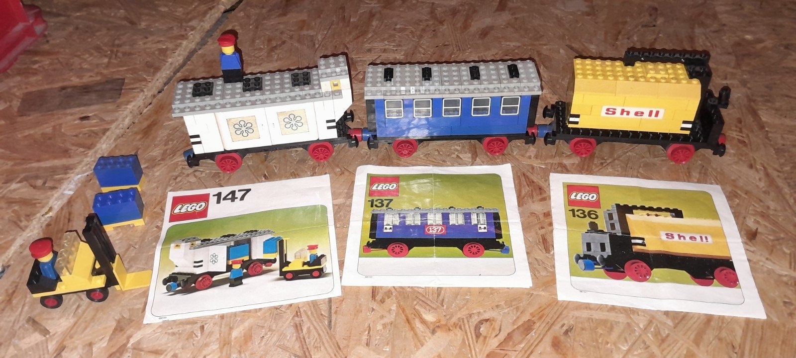 lego trein wagons 4.5v 12v 147 137 136 zgan 100% compleet, Kinderen en Baby's, Speelgoed | Duplo en Lego, Overige thema's, Lego