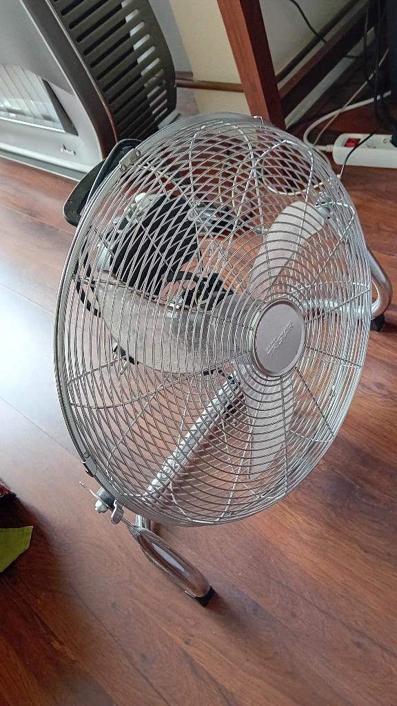 Ventilator, Witgoed en Apparatuur, Ventilatoren, Ophalen, Zo goed als nieuw, Vloerventilator