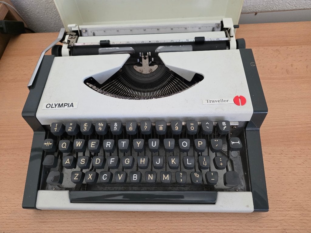 Vintage Typemachine Olympia Traveller, Diversen, Typemachines, Ophalen, Gebruikt