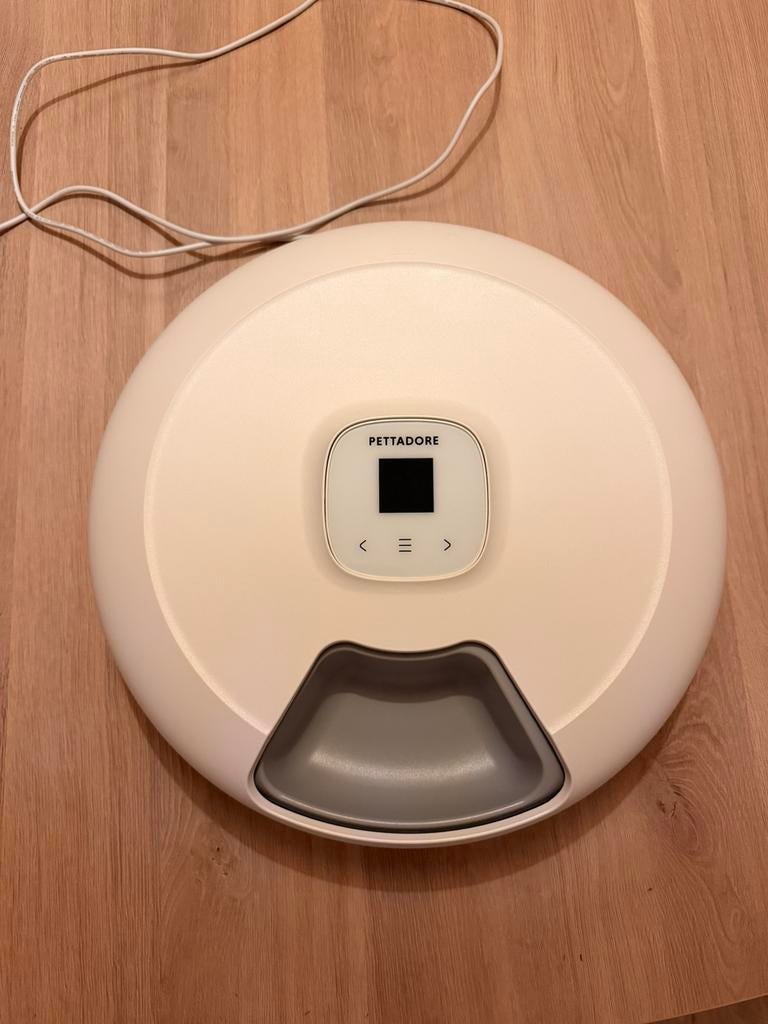 Pettadore Nutri Turn - Voerautomaat, Dieren en Toebehoren, Ophalen of Verzenden, Automatisch, Zo goed als nieuw