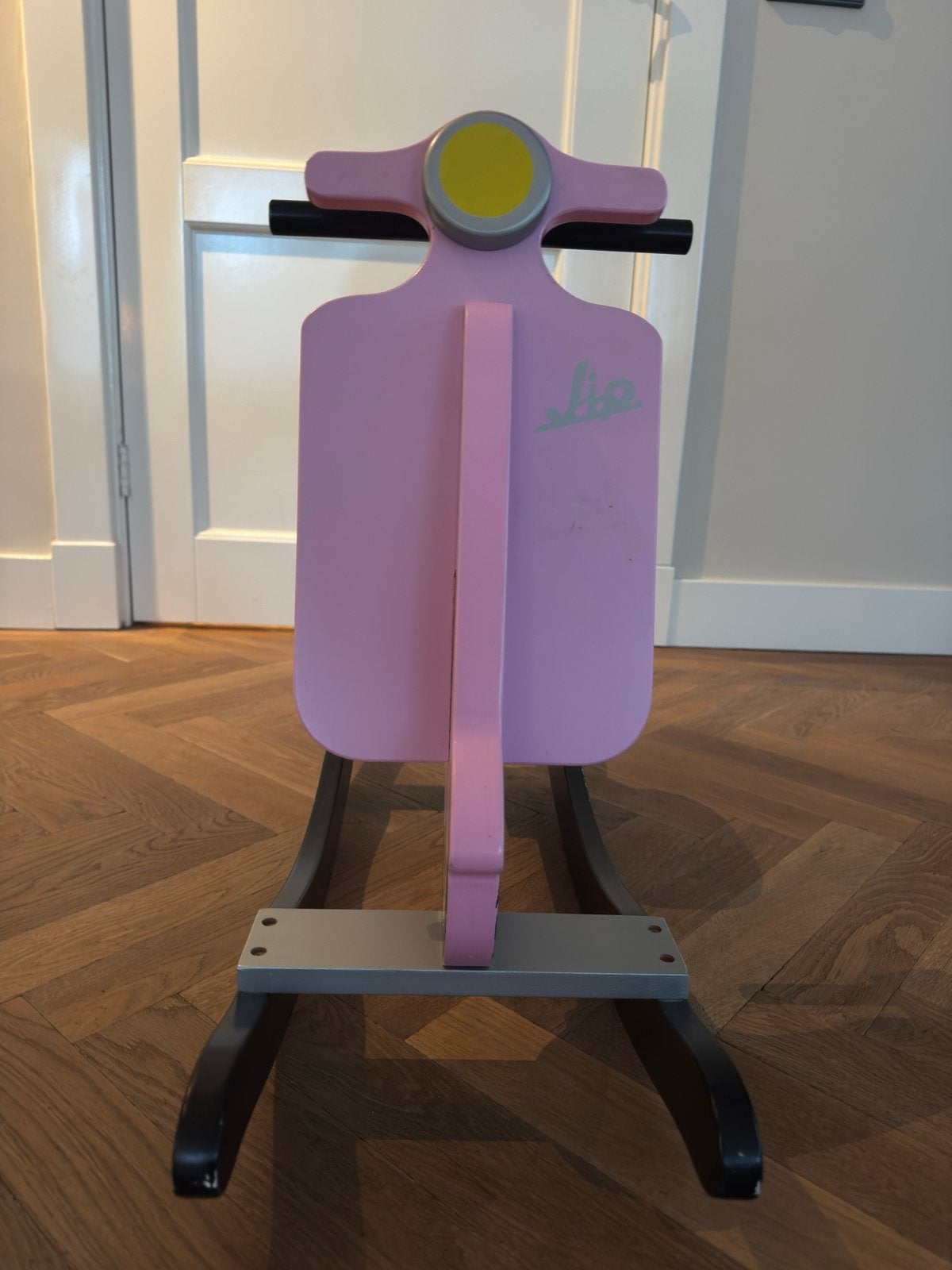 Roze houten schommel scooter vespa, Ophalen, Gebruikt, Meisje