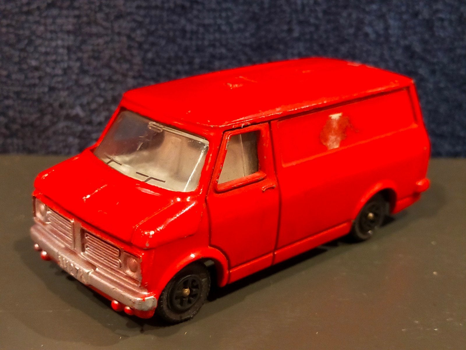 Dinky Toys 410 Bedford Van - Rode Bestelwagen, Hobby en Vrije tijd, Ophalen of Verzenden, Gebruikt, Auto, Dinky Toys