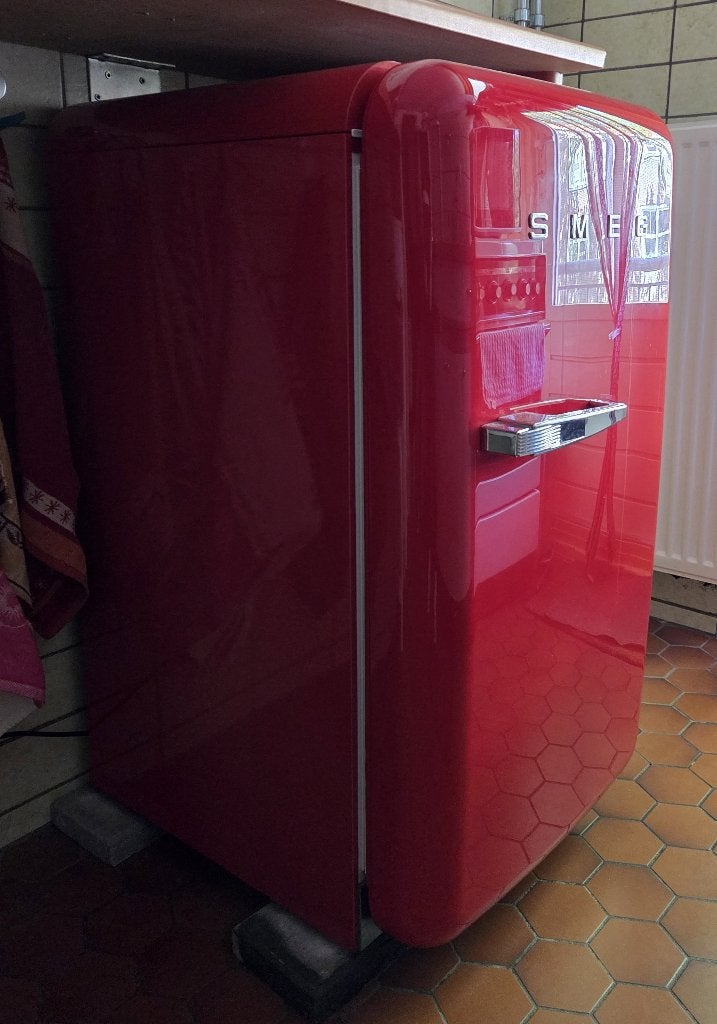 SMEG Koelkast ROOD | FAB10RRD6 | !! TE KOOP TOT 24 JUNI !! |, Witgoed en Apparatuur, Gebruikt, 100 tot 150 liter, 45 tot 60 cm