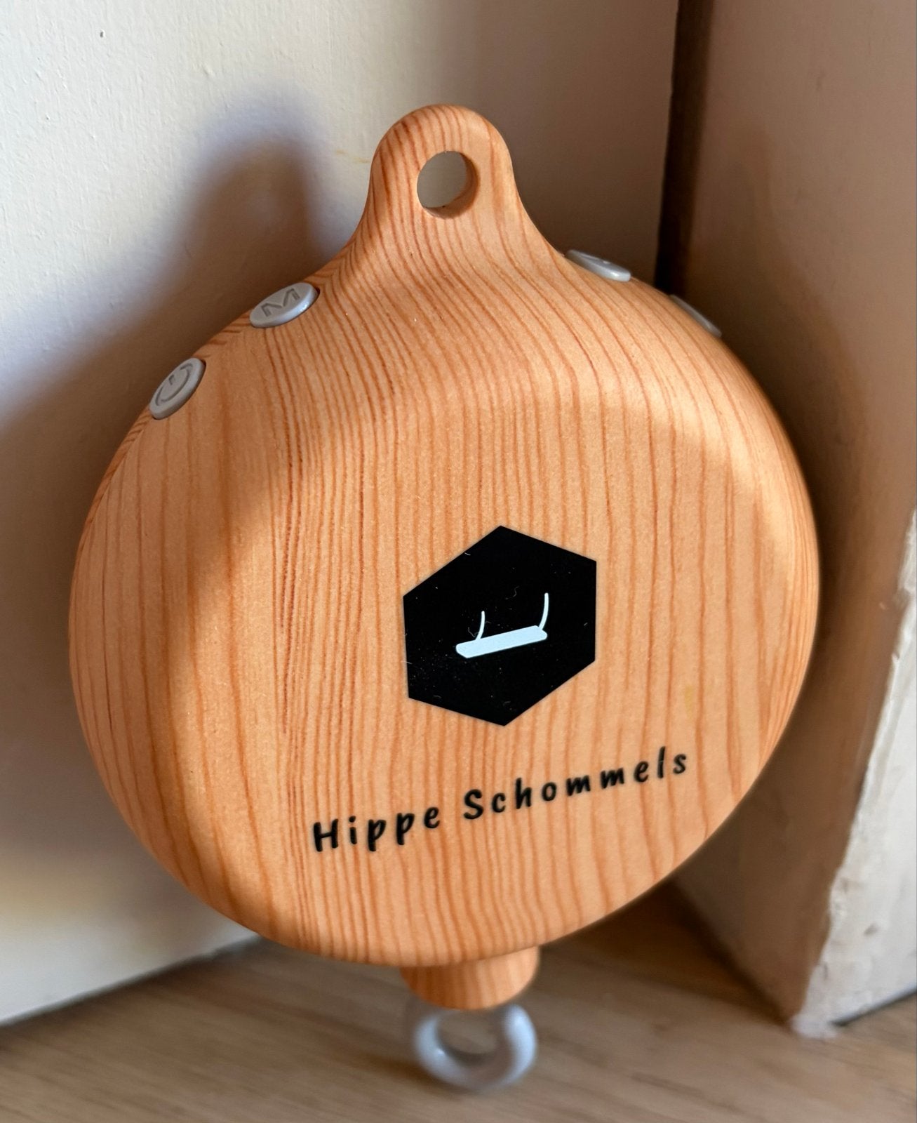 Hippe Schommels Muziekbox met 4 Kinderliedjes en Draaifuncti, Ophalen, Zo goed als nieuw, Mobiel, Met geluid