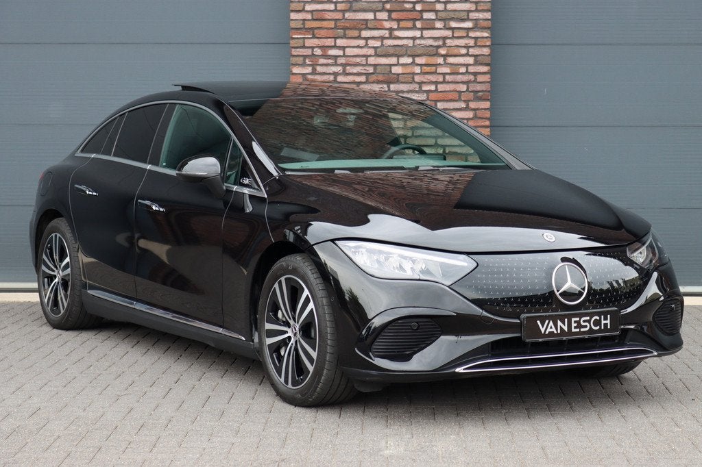 Mercedes-Benz EQE 300 Business Solution 90 kWh | Panoramadak, Auto's, Mercedes-Benz, Achterwielaandrijving, Zwart, Zwart, EQE